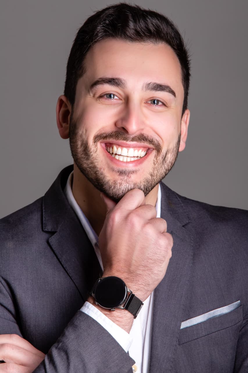 Rafael Leal em retrato profissional